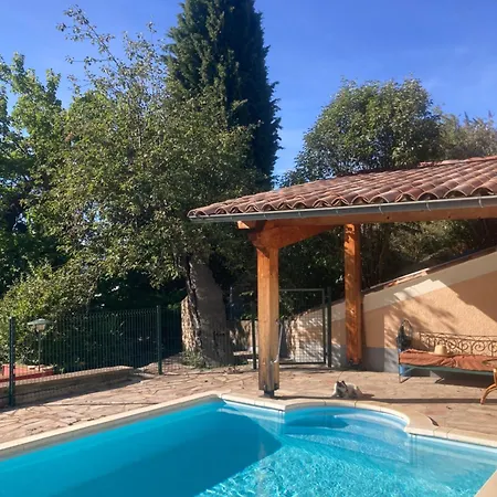 Country house Le Grand Paris La Maison De *
